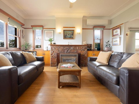 Retro Retreat - New South Wales Tourism  1