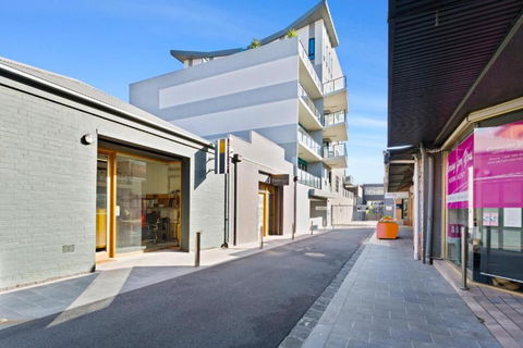 Right In The Centre Of Town - New South Wales Tourism  3