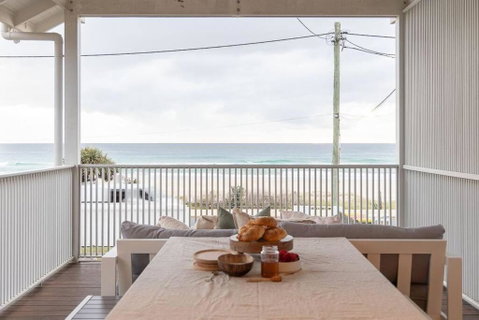 Rigi On Currumbin Beach - New South Wales Tourism  1