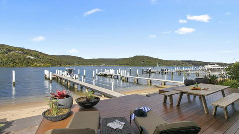 Riptides Booker Bay -Waterfront Apartment, Walk To Shops & Cafes - New South Wales Tourism  1