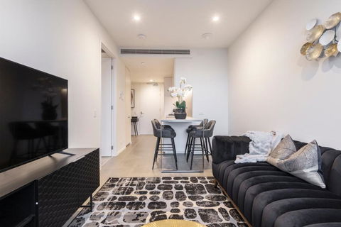 Ritzy Apartment In Iconic Australia 108 With Views - New South Wales Tourism  2