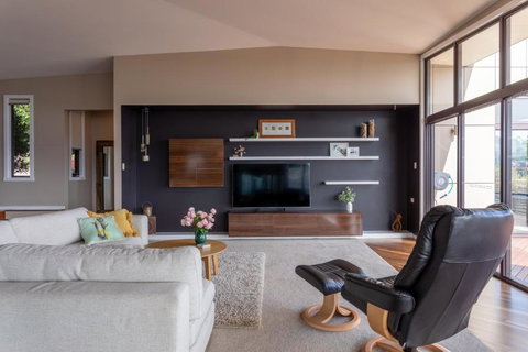 River Haven Serene Spacious With River Views - New South Wales Tourism  2