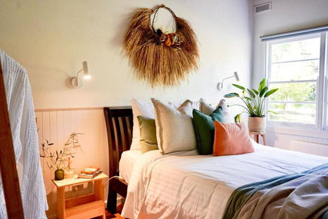 River Lea Cottage - New South Wales Tourism  0