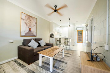 Riverdale Boutique Townhouses with New South Wales Tourism 