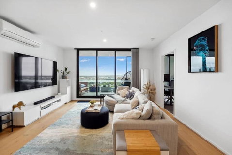 Riverina - Ultimate Footscray Getaway With Parking - New South Wales Tourism  0