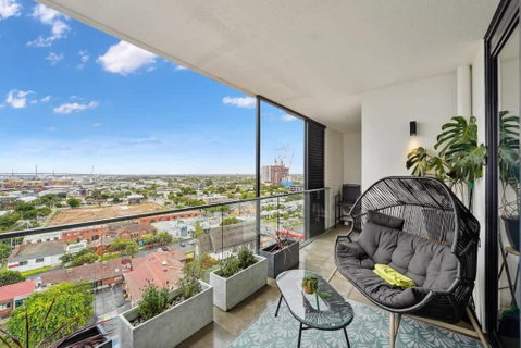 Riverina - Ultimate Footscray Getaway With Parking - New South Wales Tourism  1