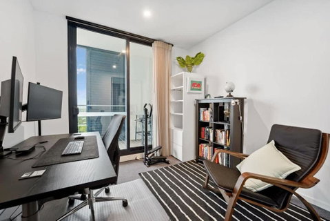 Riverina - Ultimate Footscray Getaway With Parking - New South Wales Tourism  3
