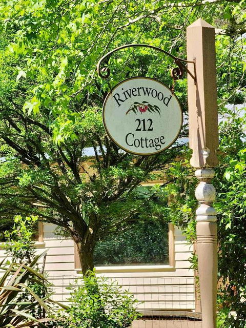 Riverwood Cottage, Accessible Accommodation - New South Wales Tourism  0
