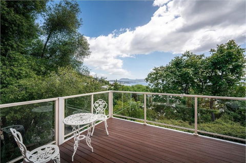 Riveting House With Incredible Water-view At SandyBay - New South Wales Tourism  1