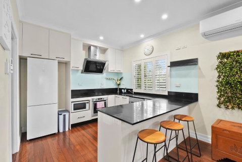 Room In Large Home 6 Min To CBD - New South Wales Tourism  2