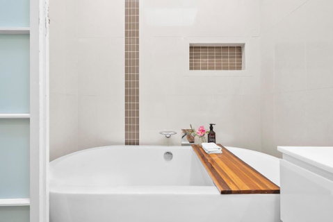 Room In Large Home 6 Min To CBD - New South Wales Tourism  1