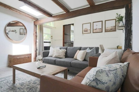 Rustic Chic 200 Metres From CBD - New South Wales Tourism  0