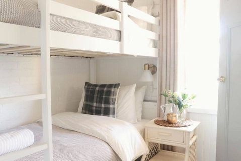 Rustic Chic 200 Metres From CBD - New South Wales Tourism  1
