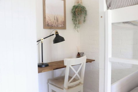 Rustic Chic 200 Metres From CBD - New South Wales Tourism  2