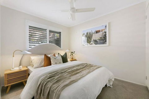 Riviera Road Miami - 4BRM Dual Villa - New South Wales Tourism  1
