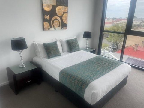 RNR On Franklin - New South Wales Tourism  1