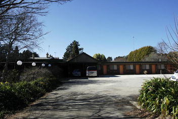 Robertson Country Motel with New South Wales Tourism 