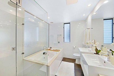 Rockpool No 4 Beachfront Unit - New South Wales Tourism  3