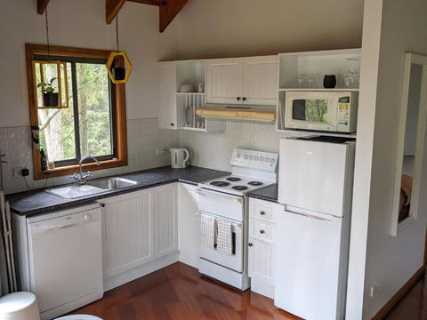 Romantic Cabin Escapes Barrington Tops - Lorikeet - New South Wales Tourism  3