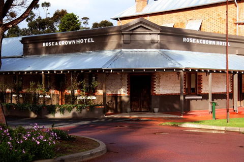 Rose & Crown Hotel - New South Wales Tourism  0