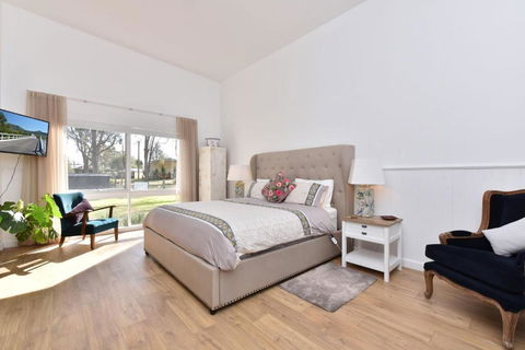 Rose Cottage Studio Romantic Or Solo Getaway. Spa, Games Room - New South Wales Tourism  2