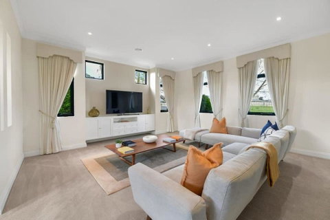 Roselawn Retreat - Pool, Incredible Views, Sleeps 8 - New South Wales Tourism  1