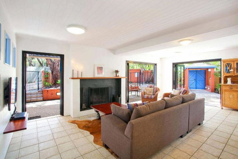 Ross Cres Spacious Private Beach House - New South Wales Tourism  1