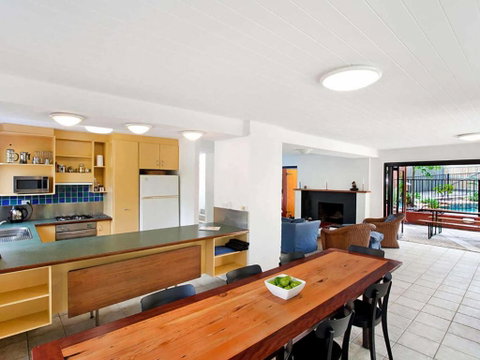 Ross Cres Spacious Private Beach House - New South Wales Tourism  3