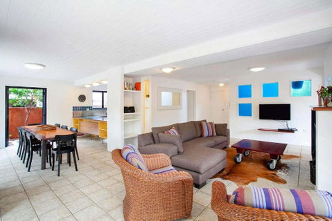 Ross Cres Spacious Private Beach House - New South Wales Tourism  2