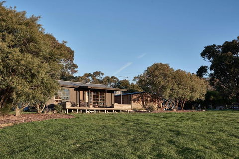 Ross Farm - Cabin - New South Wales Tourism  1