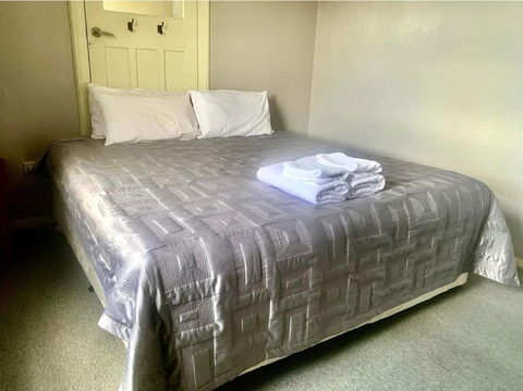 Royal Hotel Capertee - New South Wales Tourism  1