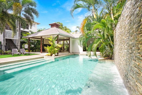Royal Pavillions City Escape - New South Wales Tourism  0