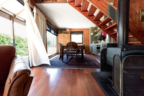 Rustic Barn By The Bay - New South Wales Tourism  0