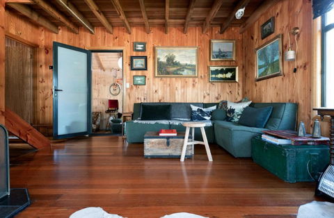 Rustic Barn By The Bay - New South Wales Tourism  1