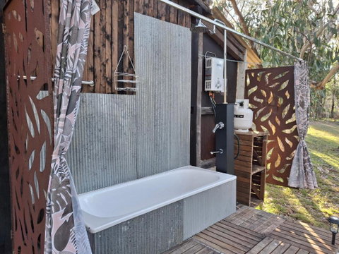 Rustic Cabin With Moon Bathing For A City Escape - New South Wales Tourism  2