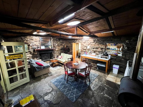 Rustic Miners Cabin - New South Wales Tourism  1
