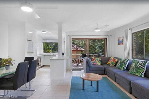 Salerno - Hosted By Burleigh Letting - New South Wales Tourism  0