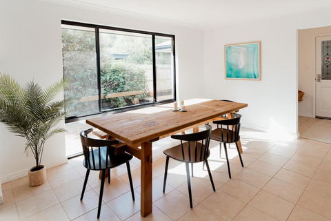 Salhus - Sleep In King Beds & Easy Walk To Town - New South Wales Tourism  2