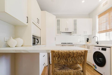 Salmon Calm - Trendy Velvet Allure By Albert Park - New South Wales Tourism  1