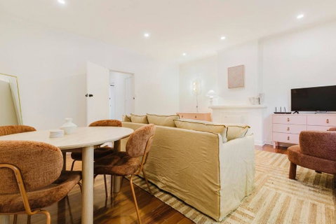 Salmon Calm - Trendy Velvet Allure By Albert Park - New South Wales Tourism  3