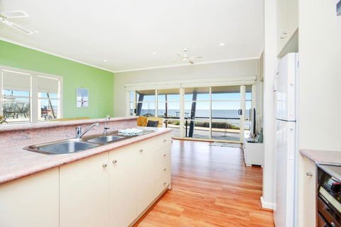 Salt - Aldinga Beach - C21 SouthCoast Holidays - New South Wales Tourism  3