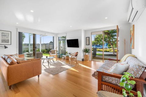 Saltbush By The Park - New South Wales Tourism  3