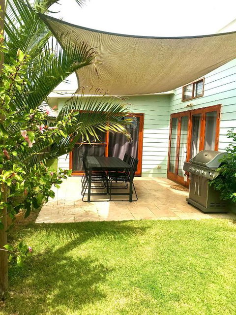 Salty Blue Beach House - New South Wales Tourism  0