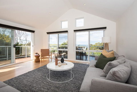 Salty Shores Smiths Beach - New South Wales Tourism  0