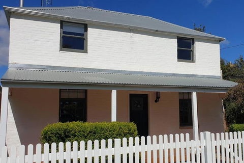 Samuels Cottage C1860 - In The Heart Of Mudgee - New South Wales Tourism  0