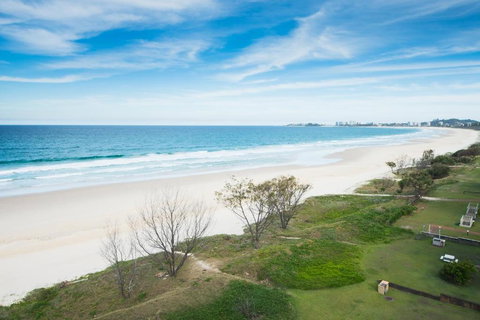San Simeon Beachfront Apartments Tugun - New South Wales Tourism  0