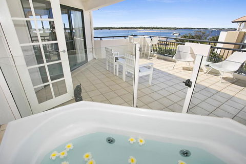 Sandcastles On The Broadwater - New South Wales Tourism  2
