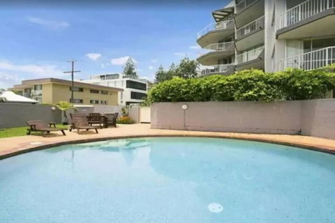 Sandown - Hosted By Burleigh Letting - New South Wales Tourism  0