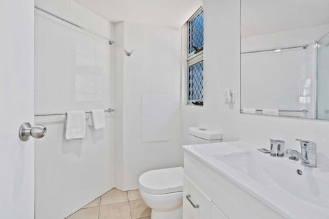 Sandown - Hosted By Burleigh Letting - New South Wales Tourism  2
