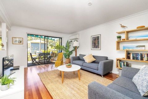Sandpiper, Hyams Beach - New South Wales Tourism  0